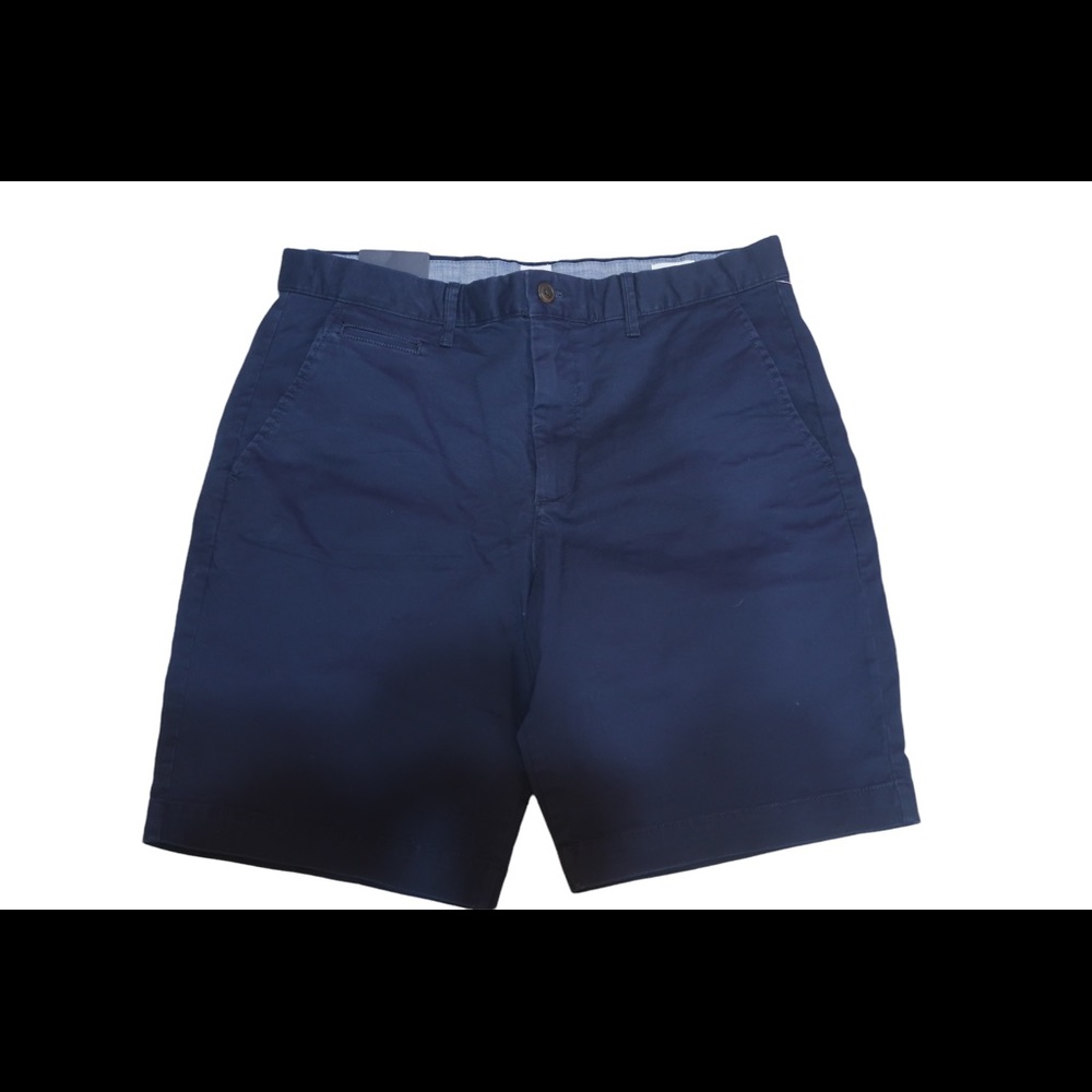Brand New Gap Khaki Shorts, Size 32